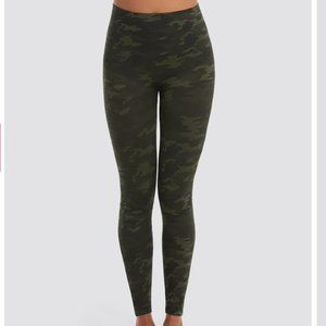 SPANX Look At Me Now Seamless Leggings (Size S)